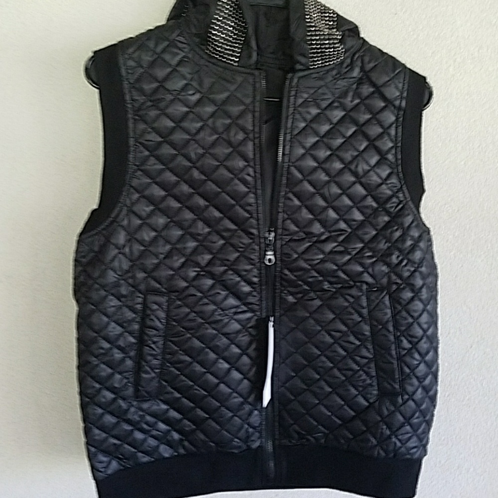 Nwt Helix black quilted hooded sleeveless vest